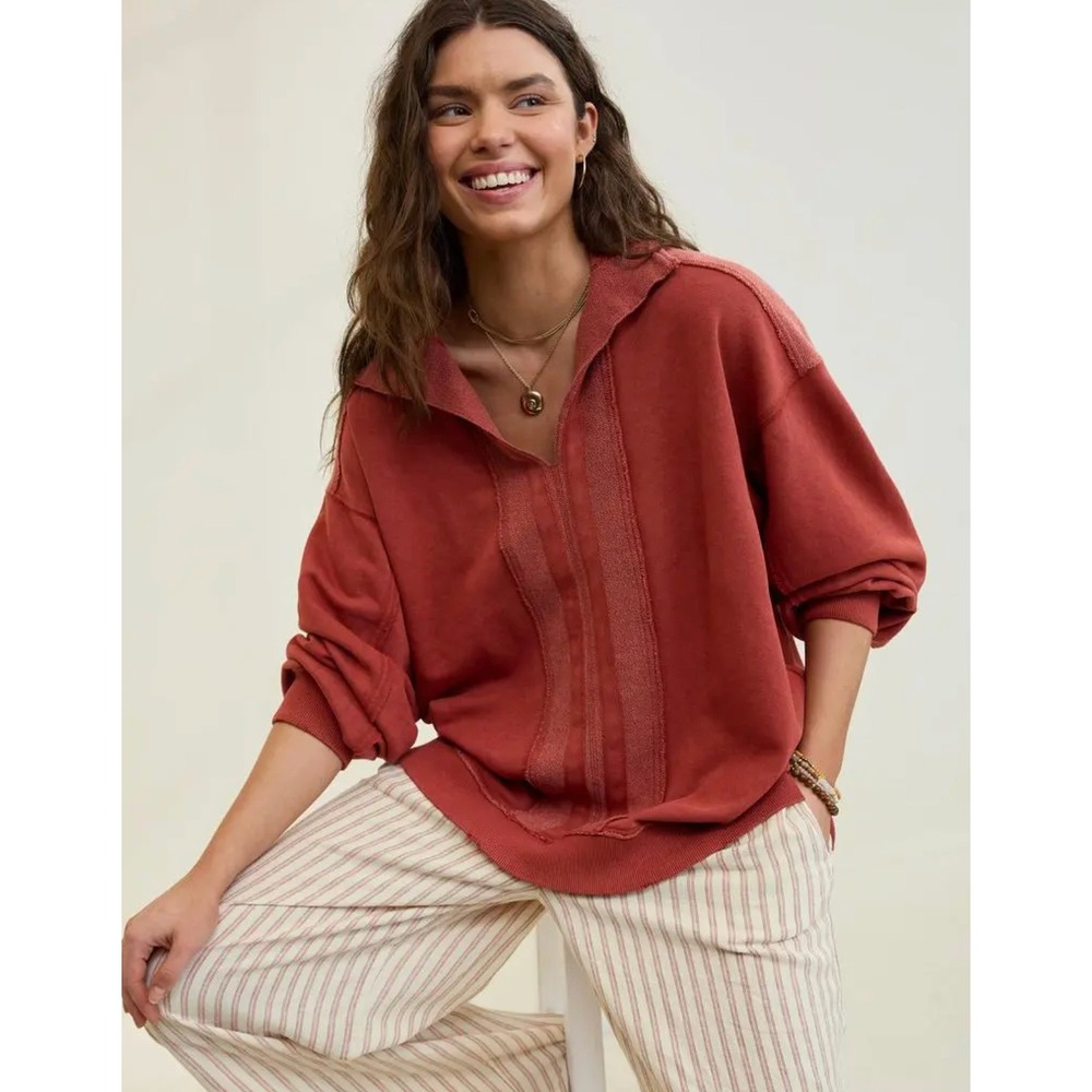 2025 Aerie Starry Skies Open Neck Sweatshirt Size M Red Slouchy Athleisure Cozy - Picture 1 of 16